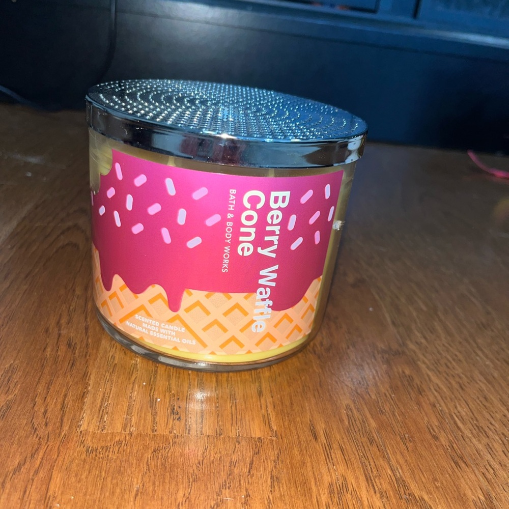 NEW Bath and Body works Candle
